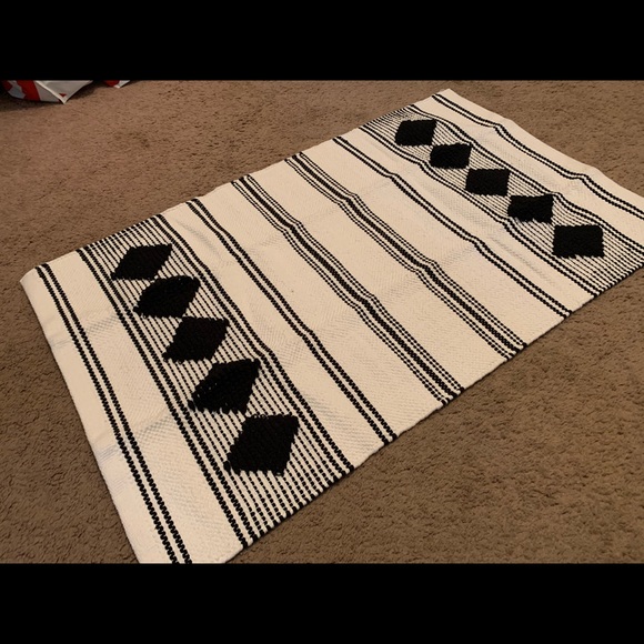 Caravan Diamond Woven Rug - Picture 4 of 8